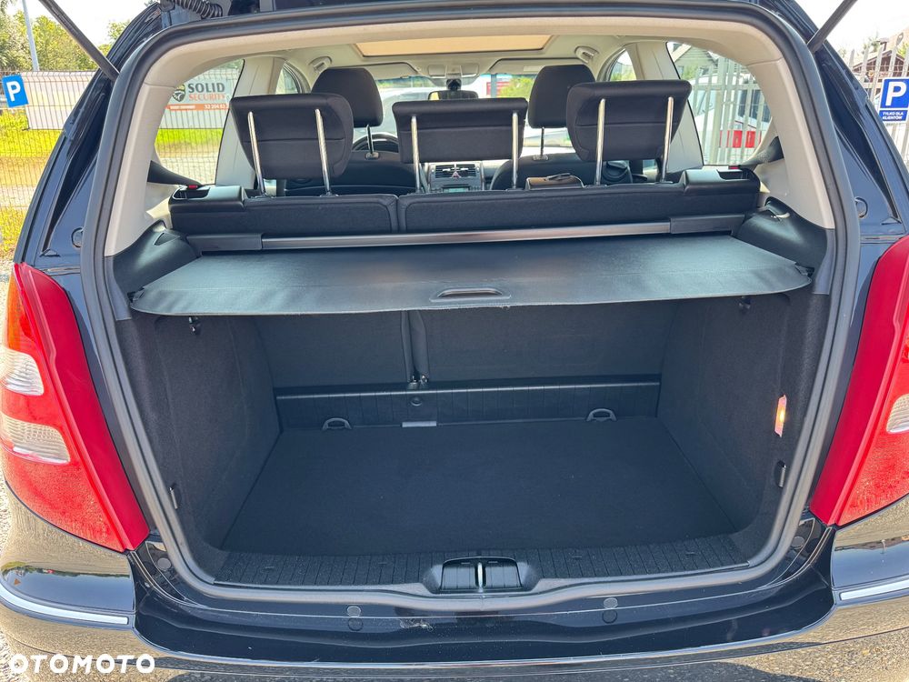 Mercedes-Benz Klasa A 180 Autotronic Elegance - 19