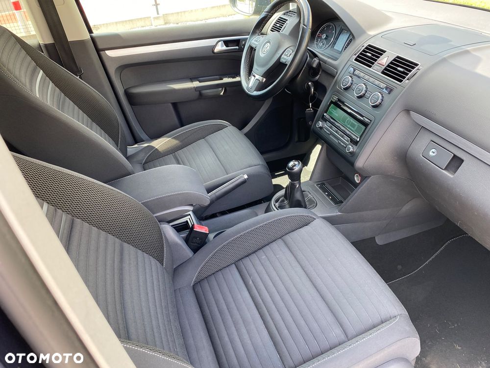 Volkswagen Touran 2.0 TDI DPF BlueMotion Technology Cup - 19