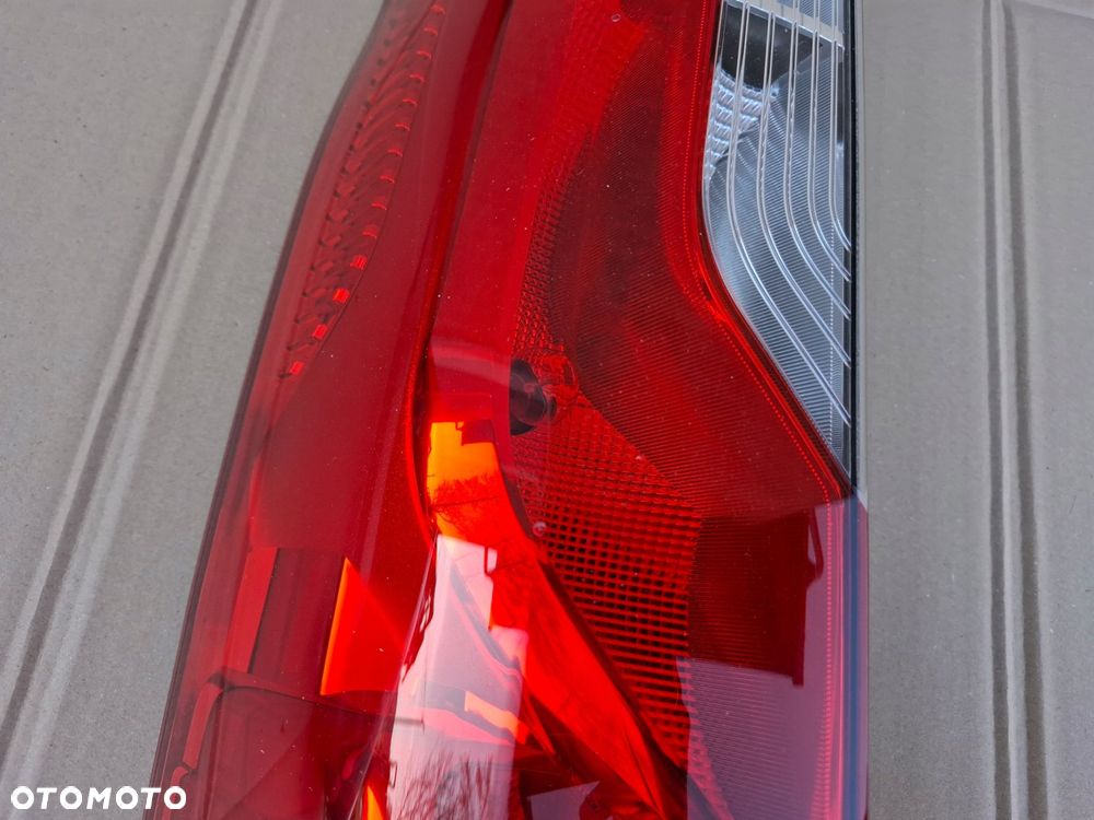 lampa tył tylna mercedes sprinter w907 a910 a9108200000 oryginał ładny stan - 3