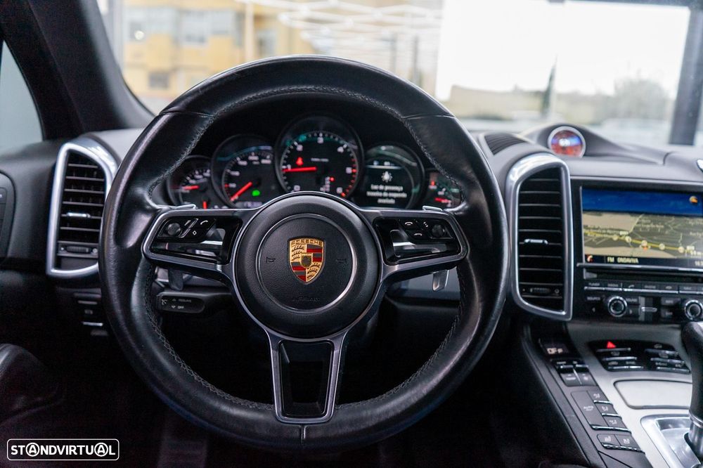 Porsche Cayenne - 6