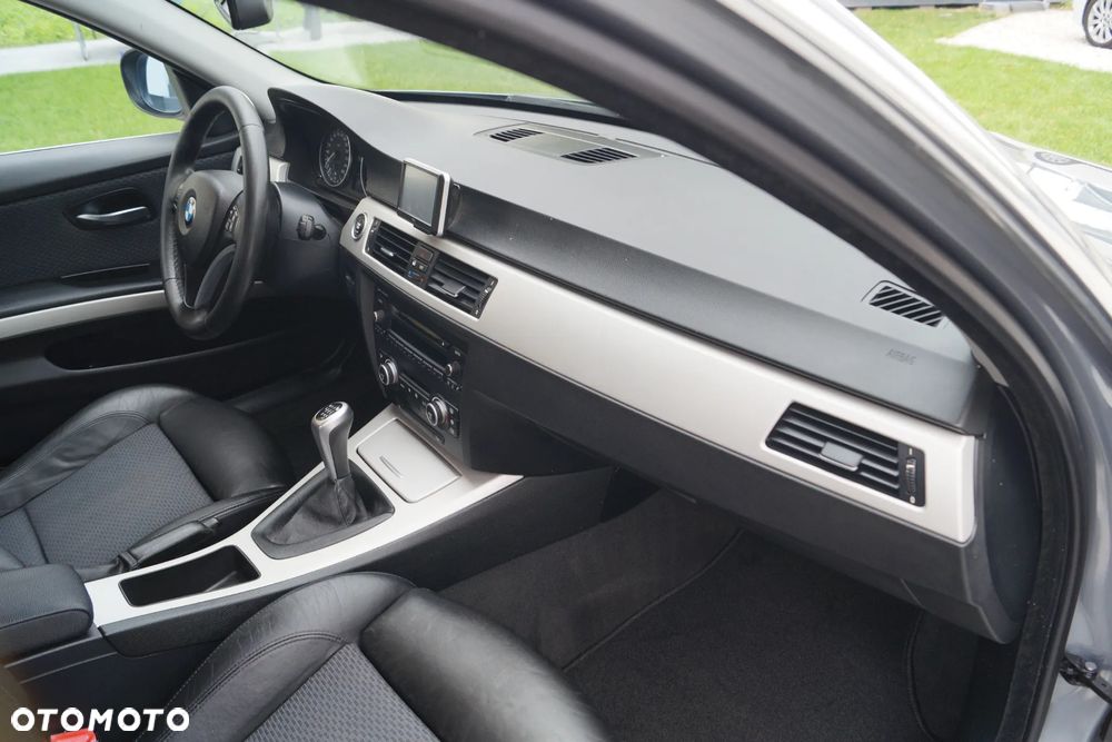 BMW Seria 3 325i - 15