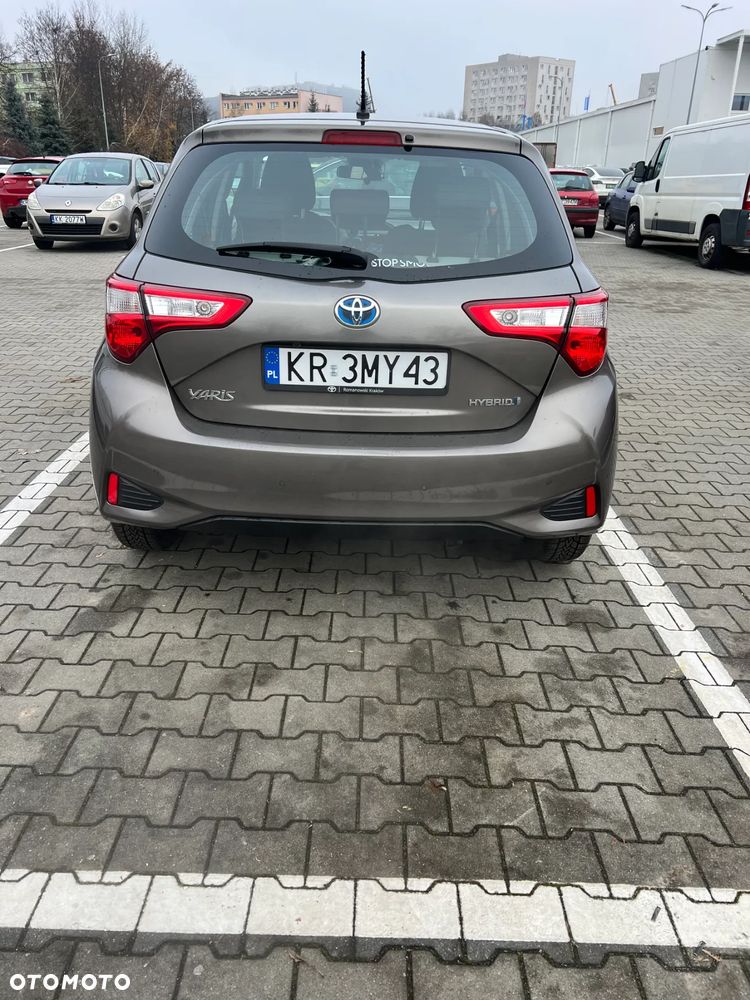 Toyota Yaris Hybrid 100 Active - 6