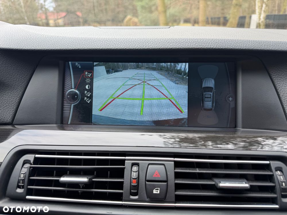 BMW Seria 5 525d - 24