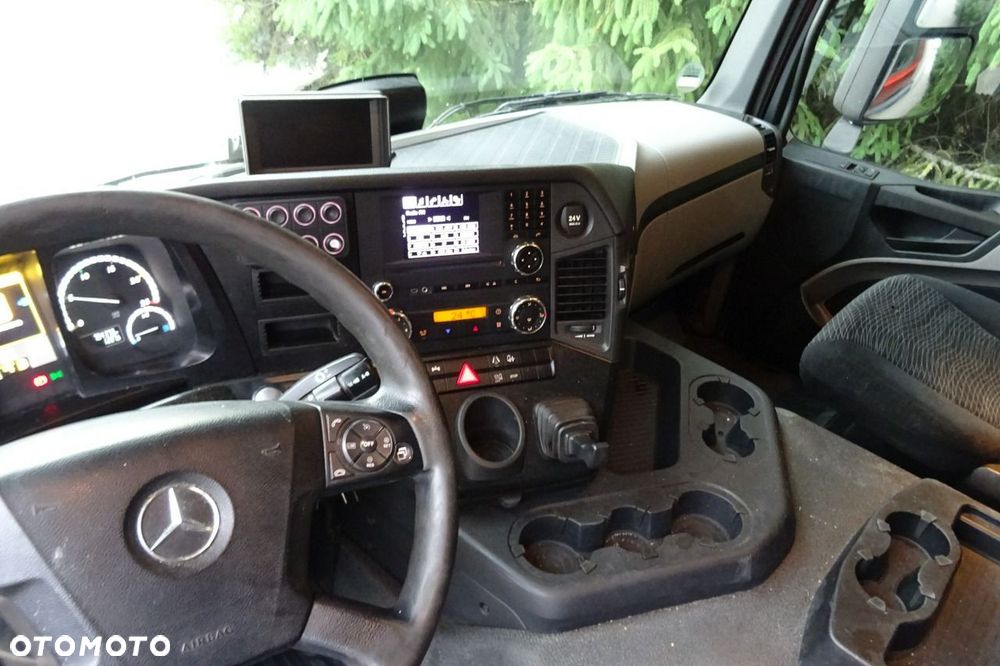 Mercedes-Benz Antos 2840 sypialna euro 6 kontener chłodnia 18 palet 3 osie - 12