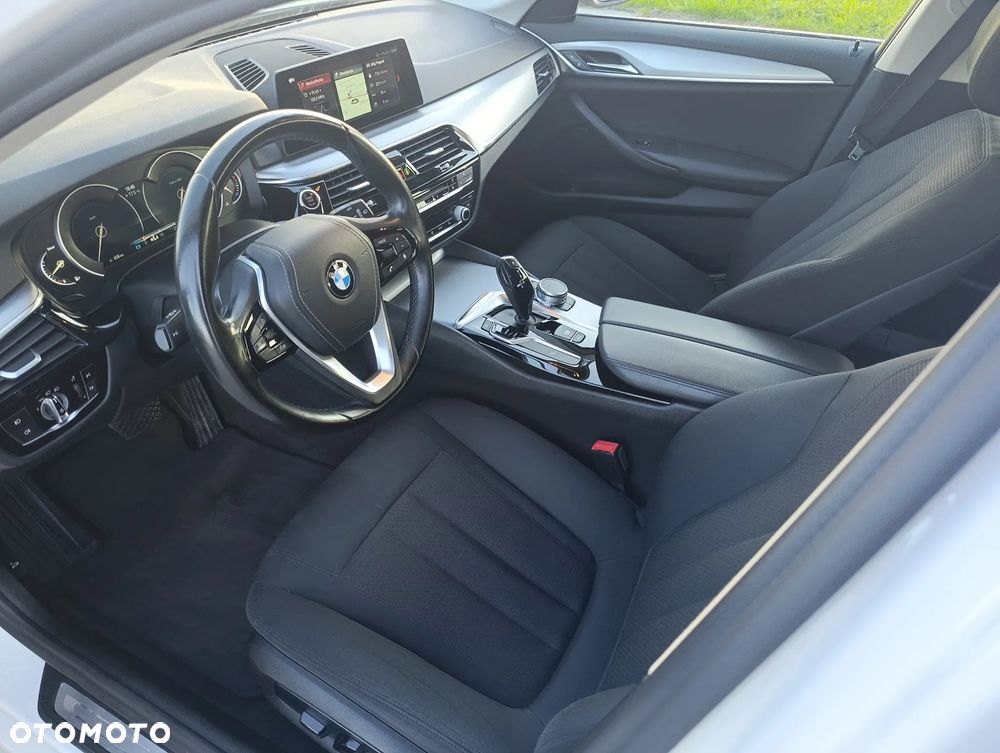BMW Seria 5 520d - 11