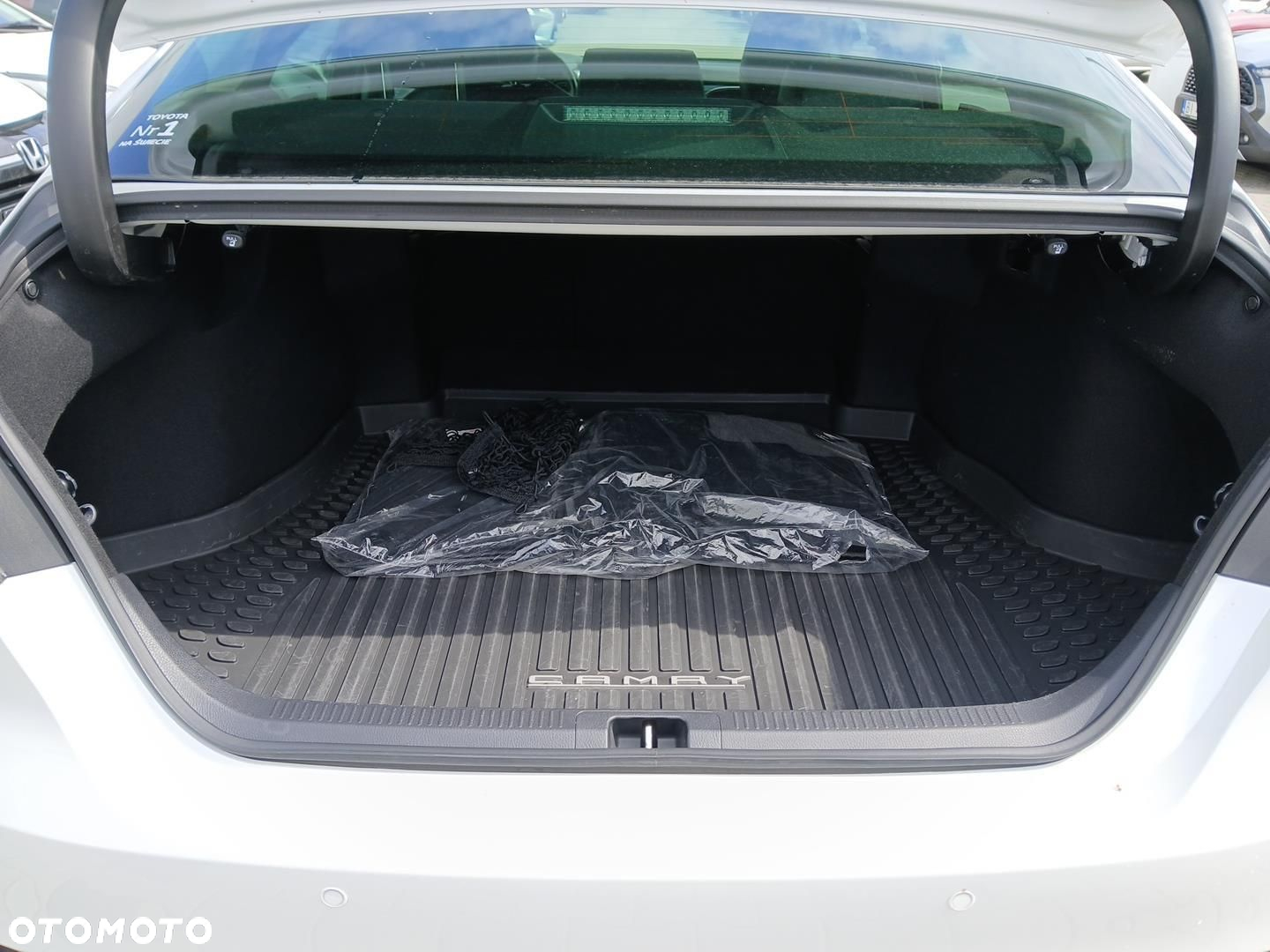 Toyota Camry - 11