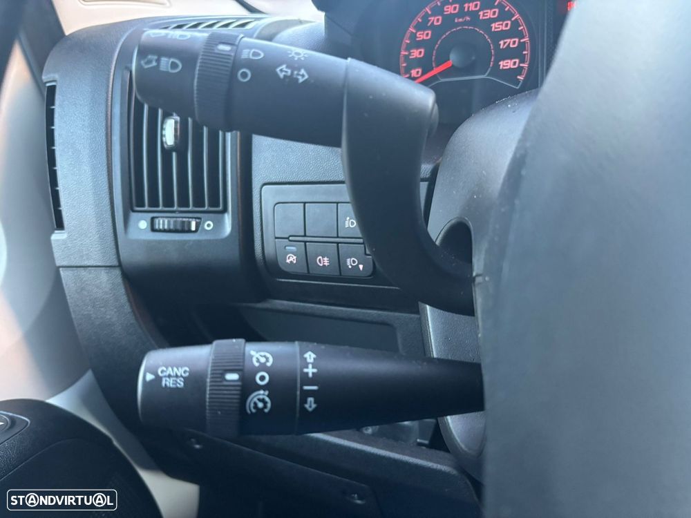 Citroën Jumper 2.2 BlueHDi 140cv L4 H2 - IVA - FIBRADA - ISOTÉRMICA - 26