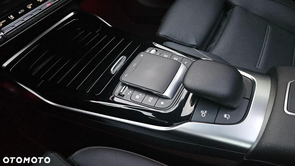 Mercedes-Benz Klasa A 35 AMG 4-Matic 7G-DCT - 32