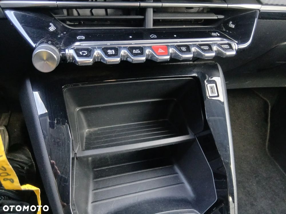 Peugeot 208 PureTech 75 Active - 29