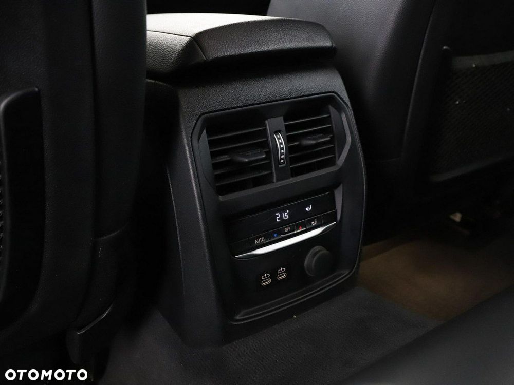 BMW Seria 3 318d Sport Line - 38