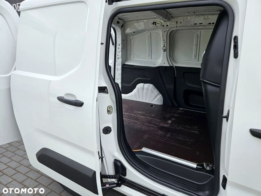 Opel COMBO 1.5 TURBO D 102KM - 23