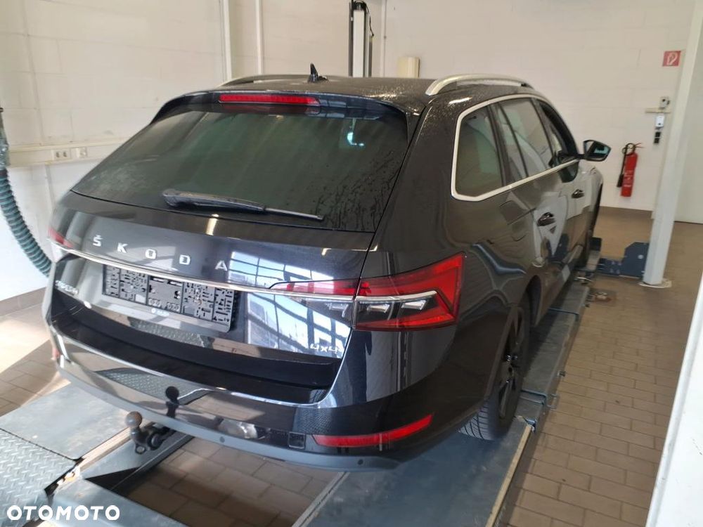 Skoda Superb 2.0 TDI 4x4 DSG Style - 4