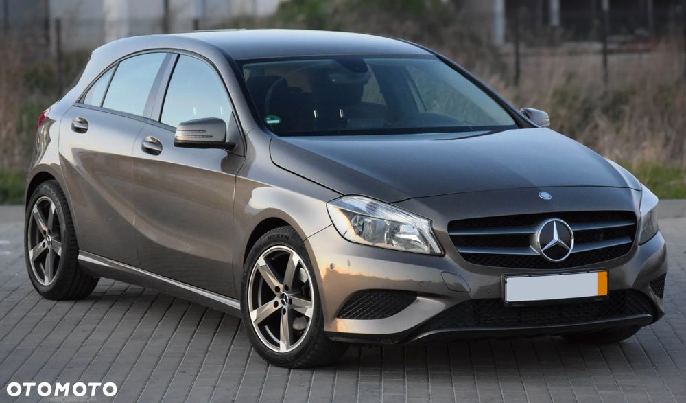 Mercedes-Benz Klasa A 180 BlueEfficiency Edition - 32