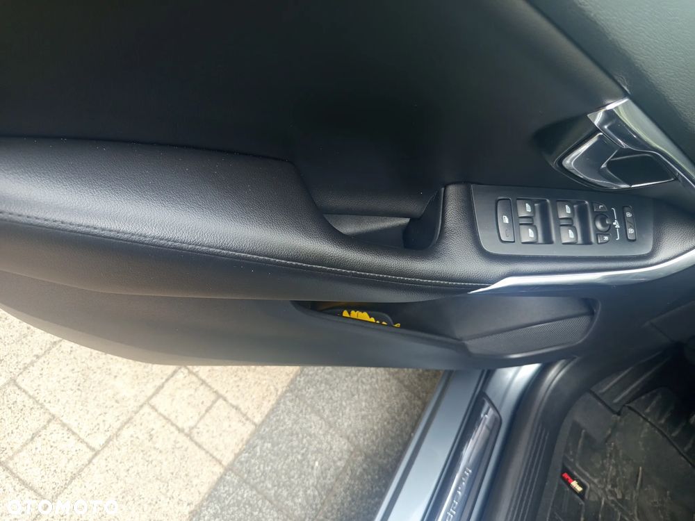 Volvo V40 D2 Inscription - 18