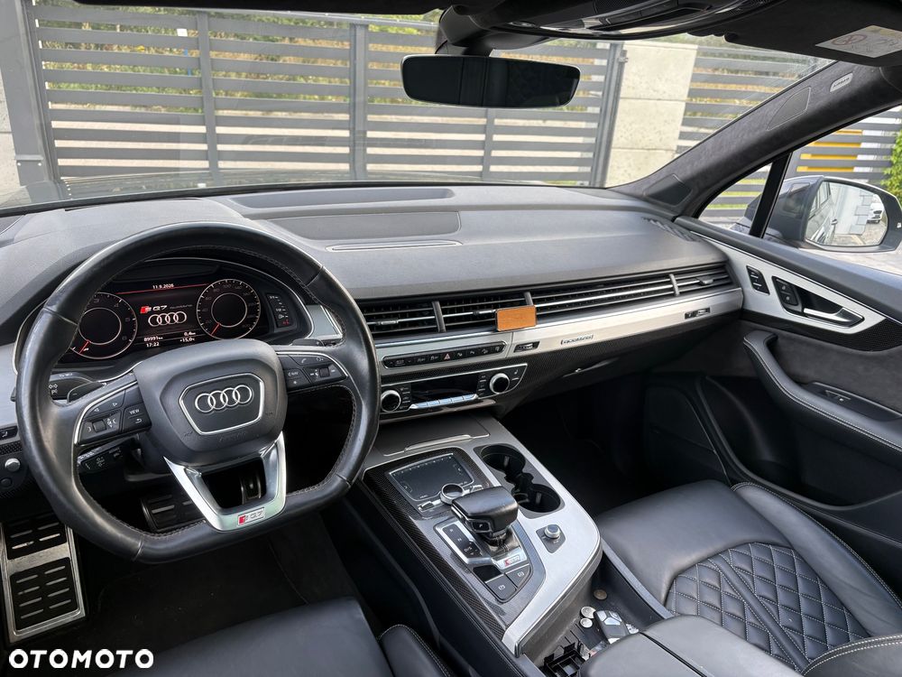 Audi A6 Avant - 16