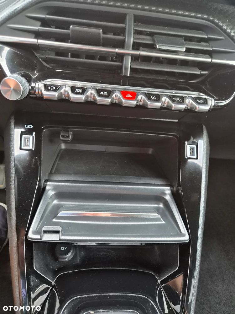 Peugeot 2008 PureTech 130 EAT8 Allure Pack - 23