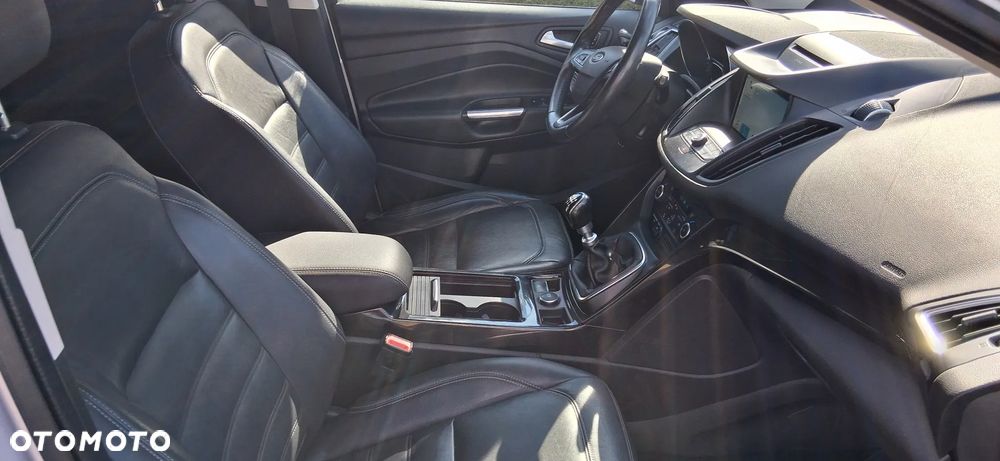 Ford Kuga 2.0 TDCi 4x4 Titanium - 14