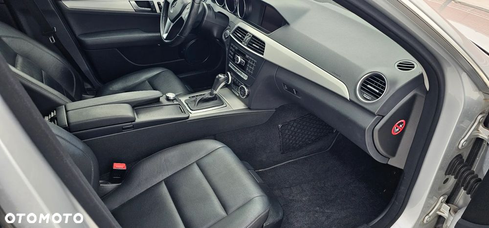 Mercedes-Benz Klasa C 350 T CDI DPF (BlueEFFICIENCY) 7G-TRONIC Avantgarde - 15