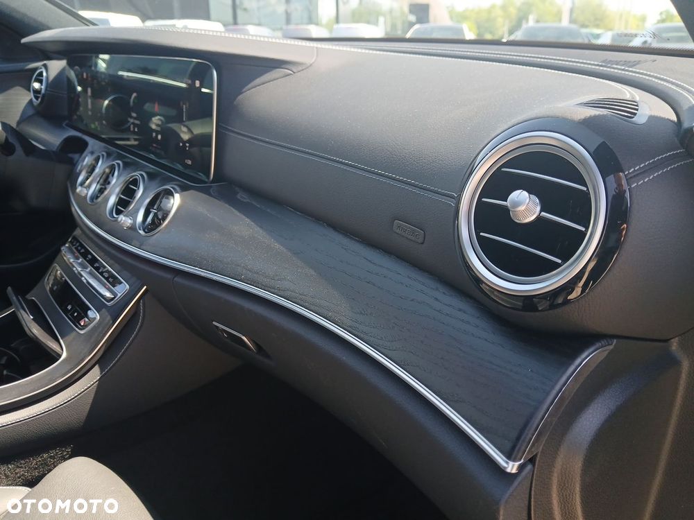 Mercedes-Benz Klasa E 300 de Avantgarde - 17