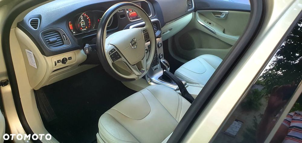 Volvo V40 T3 Geartronic Summum - 5