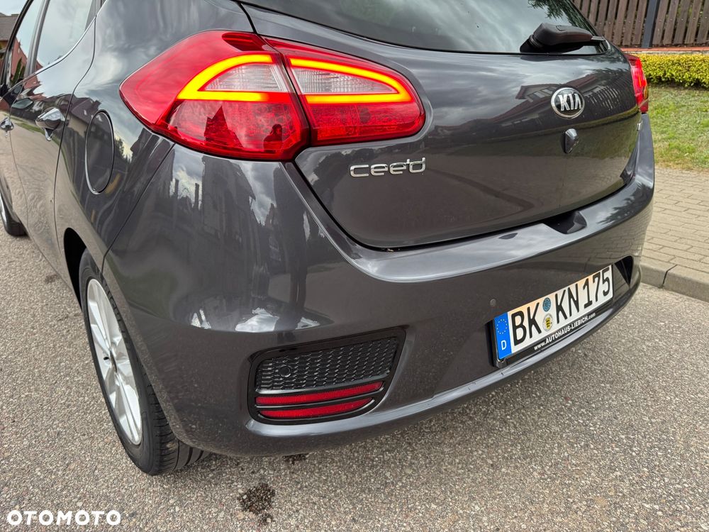 Kia Ceed 1.6 GDI Dream-Team Edition - 16