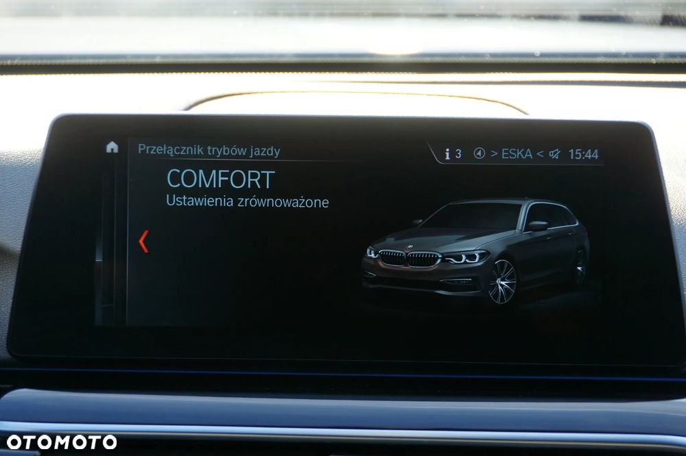 BMW Seria 5 520d xDrive Touring Sport Line - 19