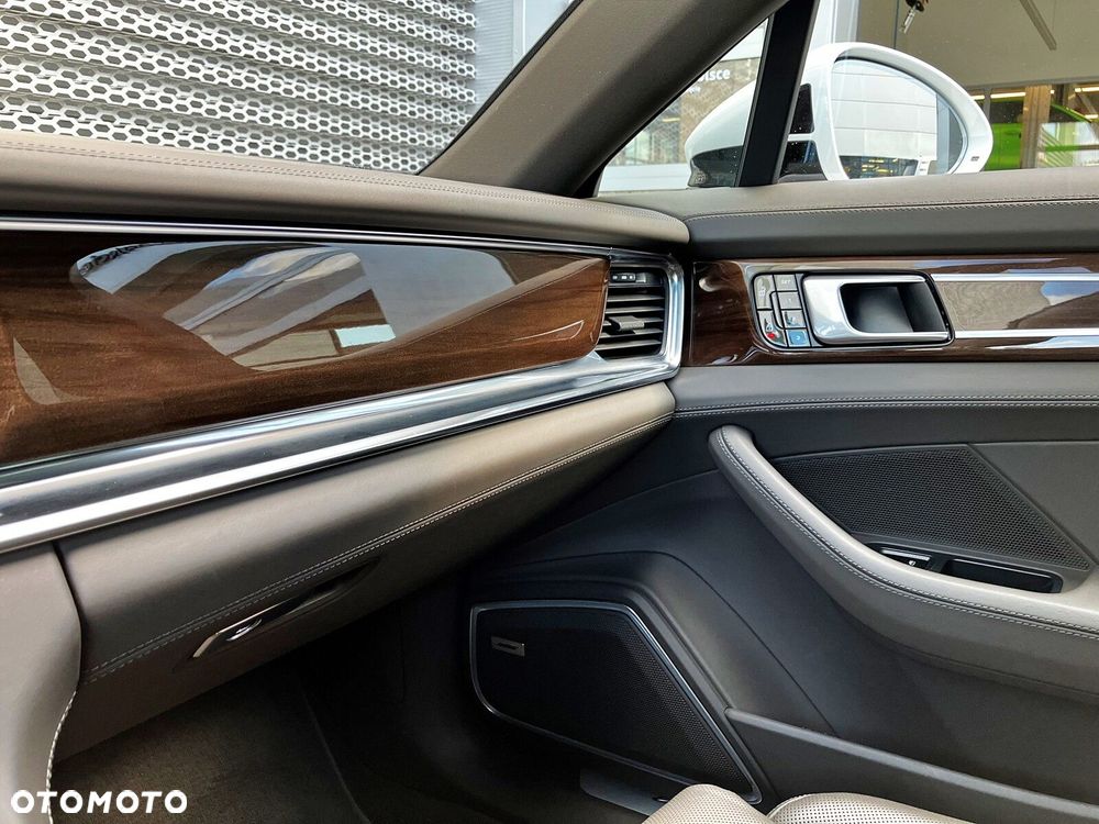 Porsche Panamera - 38