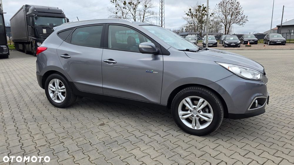 Hyundai ix35 1.7 CRDi 2WD blue Finale Gold - 13