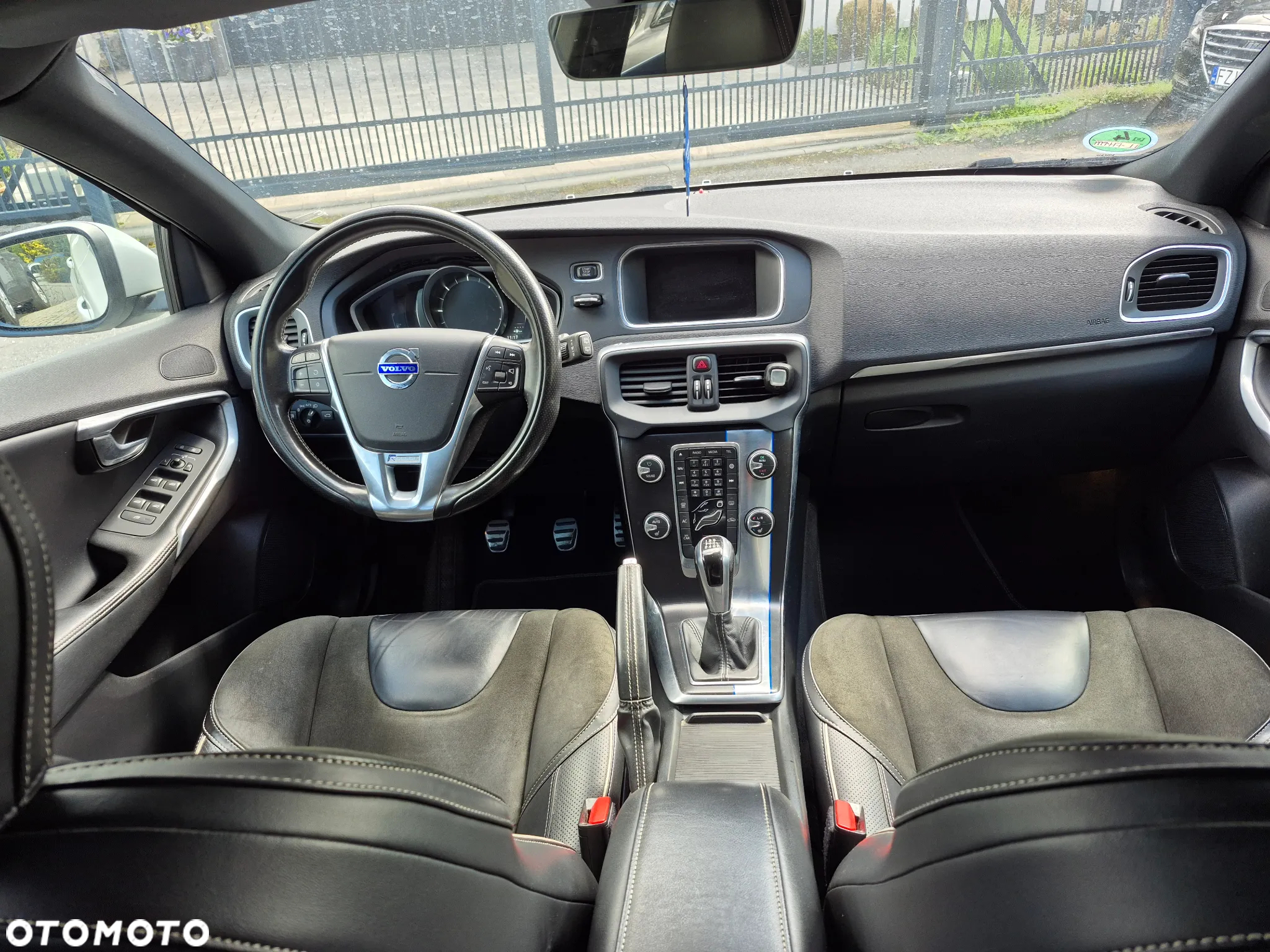 Volvo V40 D2 Drive-E R-Design Momentum - 16