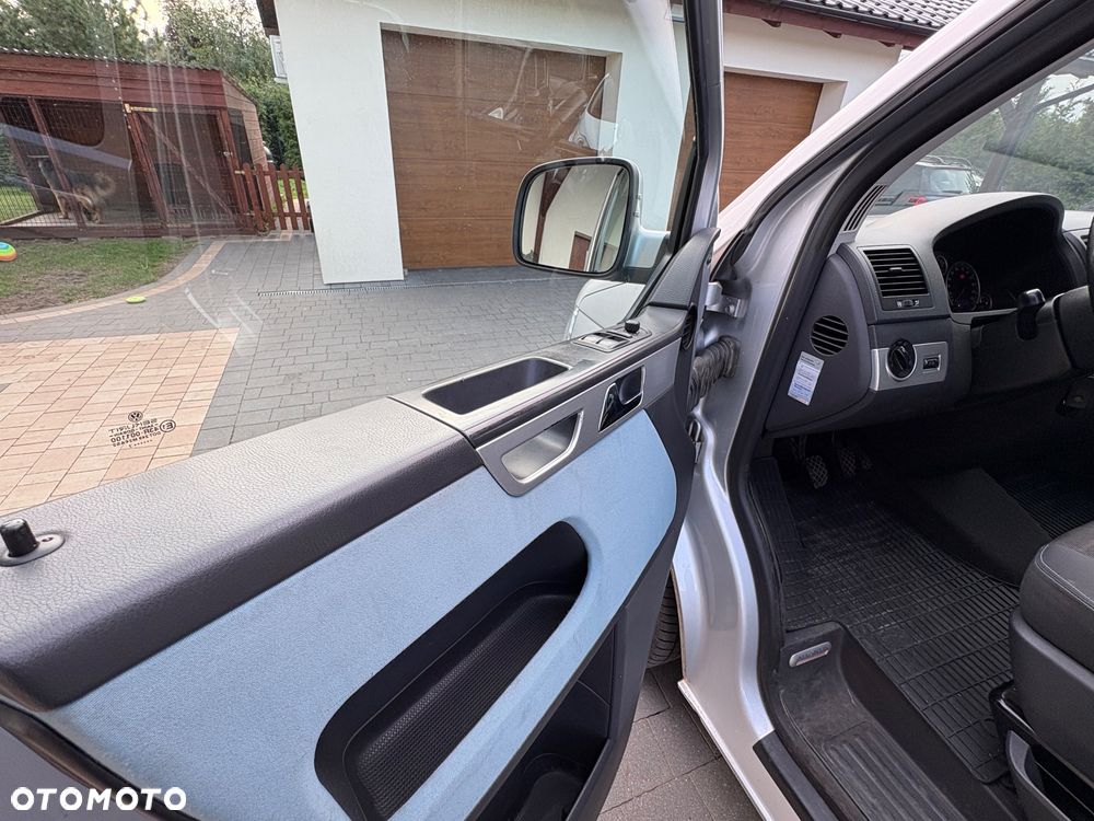 Volkswagen Multivan - 21