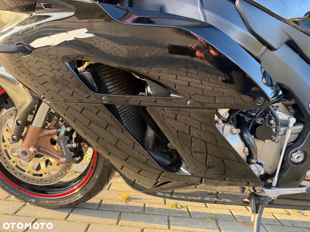 Honda CBR - 35