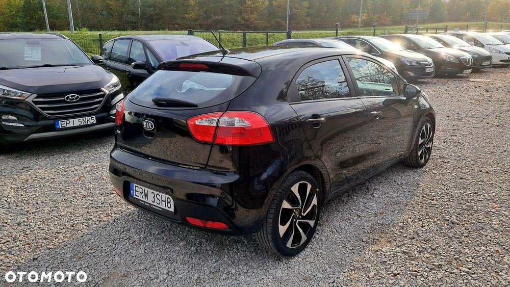 Kia Rio 1.2 L - 4