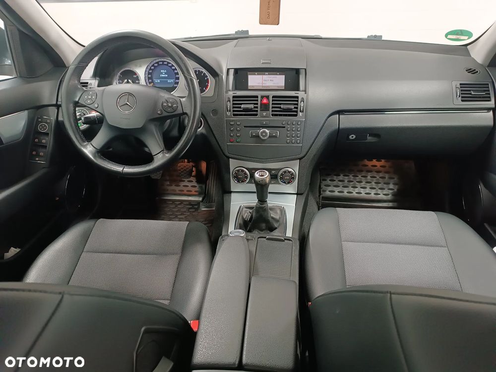 Mercedes-Benz Klasa C 180 Kompressor Avantgarde - 21