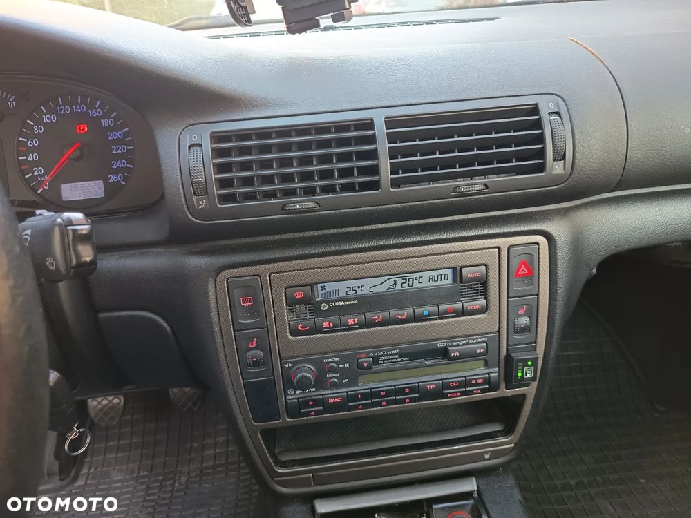 Volkswagen Passat 1.6 - 6