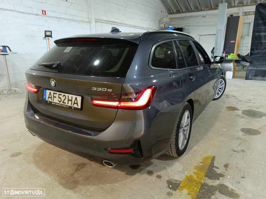 BMW 330 e Touring Corporate Edition Auto - 2
