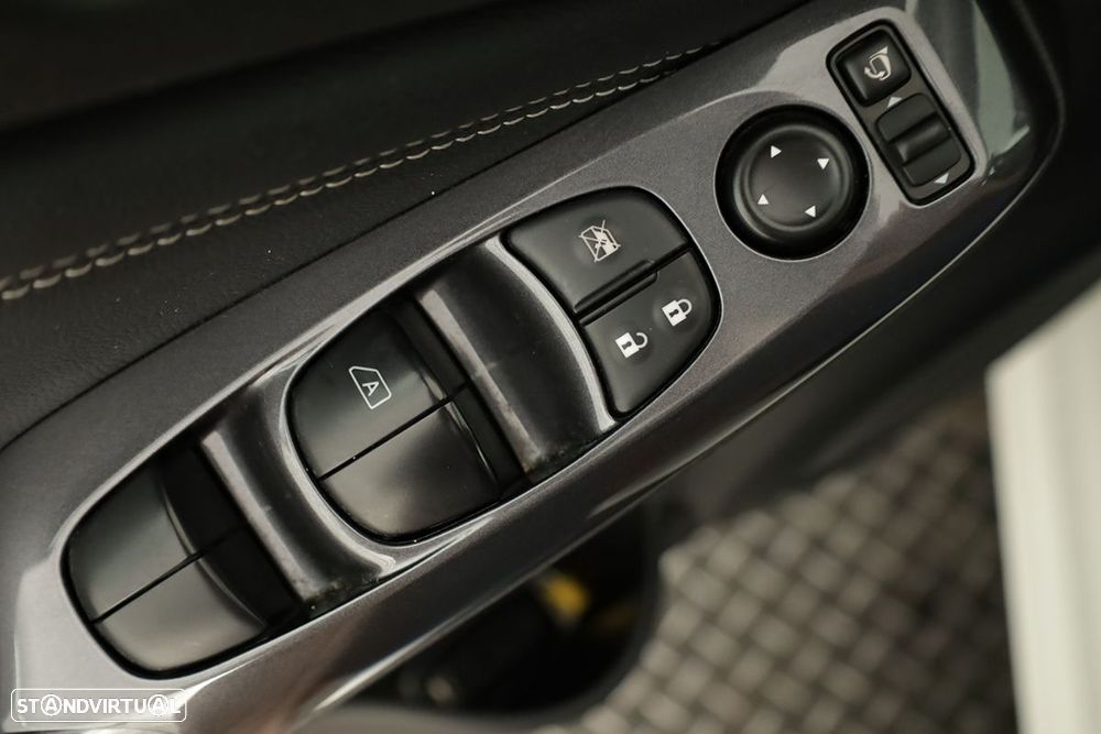 Nissan Juke 1.0 DIG-T N-Design Black - 19