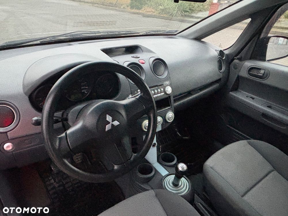 Mitsubishi Colt - 10