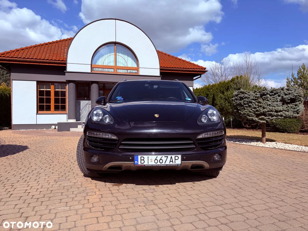 Porsche Cayenne - 1