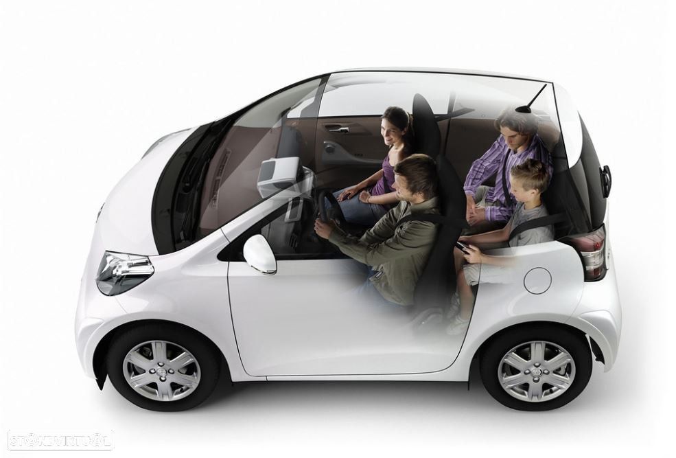 Toyota iQ 1.0 VVT-i Essential+AC - 38