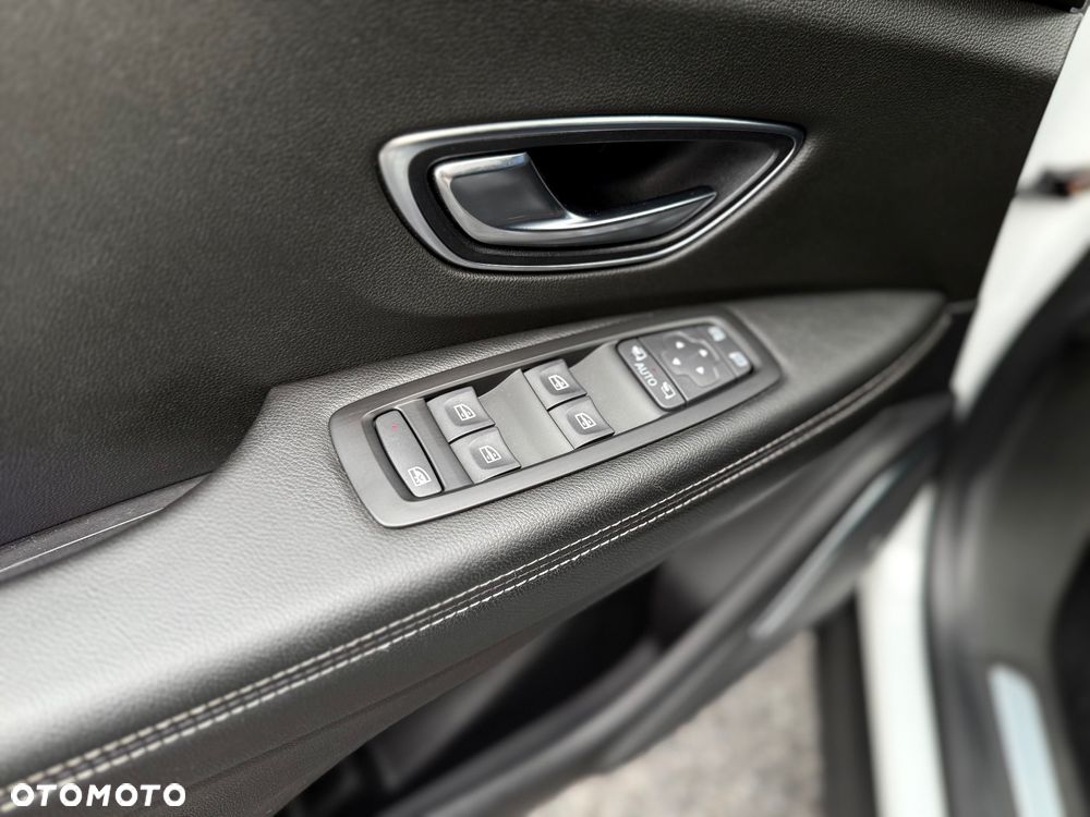 Renault Scenic ENERGY TCe 130 BOSE EDITION - 29