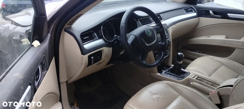 Skoda Superb 2.0 TDI Elegance - 4