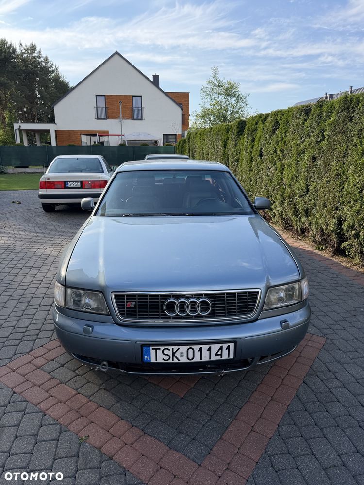 Audi S8 - 2