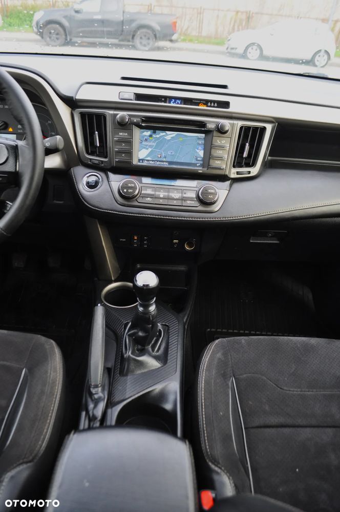 Toyota RAV4 2.2 D-4D 4x4 Executive - 17