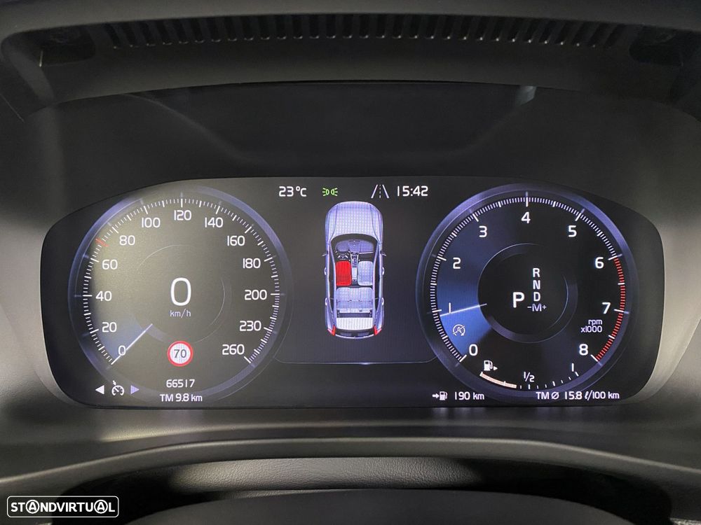 Volvo XC 40 1.5 T3 R-Design Geartronic - 11