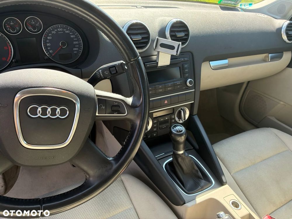 Audi A3 Sportback 2.0 TDI DPF Ambiente - 25