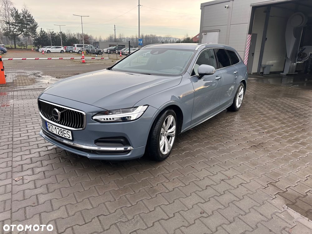 Volvo V90 D3 Momentum Pro - 1