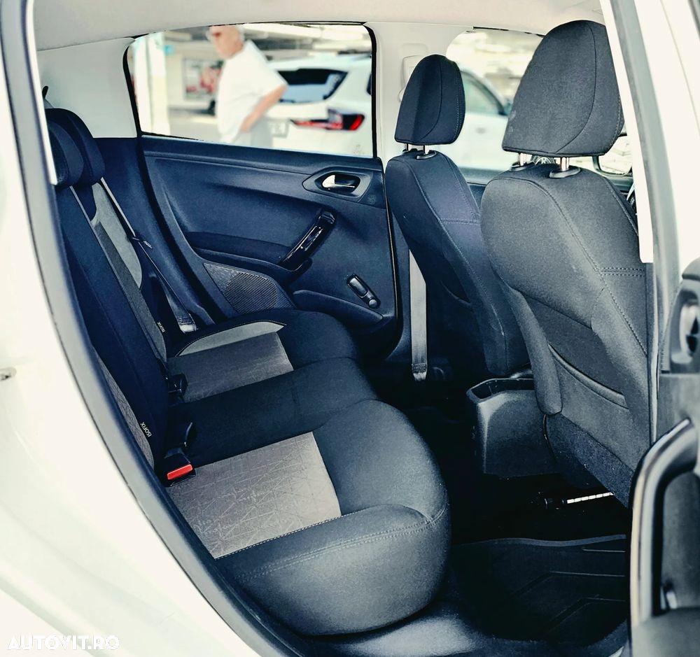Peugeot 208 82 VTI Allure - 11