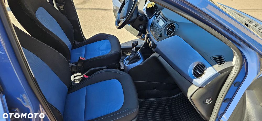 Hyundai i10 1.2 Fifa World Cup Edition - 12