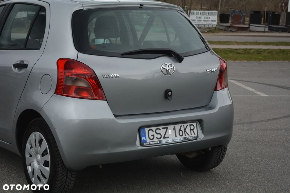 Toyota Yaris - 13