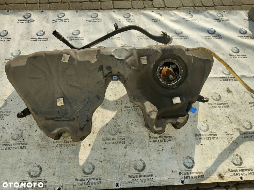 BMW F10 F11 2.0d 3.0d Zbiornik paliwa Bak - 2